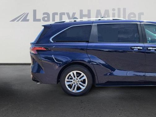 2024 Toyota Sienna Limited 7-Passenger