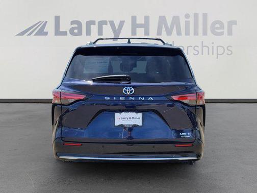 2024 Toyota Sienna Limited 7-Passenger