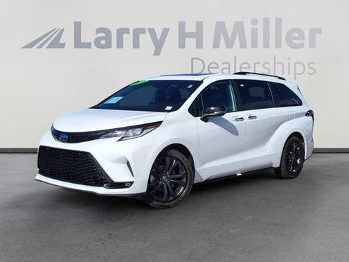 2025 Toyota Sienna XSE 7 Passenger