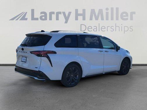 2025 Toyota Sienna XSE 7 Passenger