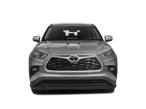 Celestial Silver Metallic 2021 Toyota Highlander LE
