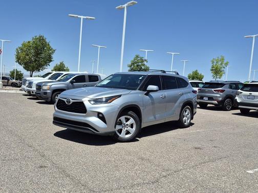 Celestial Silver Metallic 2021 Toyota Highlander LE
