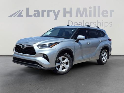 Celestial Silver Metallic 2021 Toyota Highlander LE