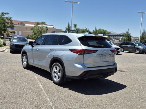 Celestial Silver Metallic 2021 Toyota Highlander LE