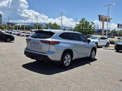 Celestial Silver Metallic 2021 Toyota Highlander LE