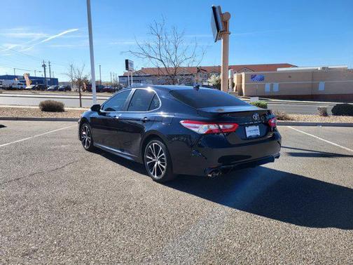 2020 Toyota Camry SE