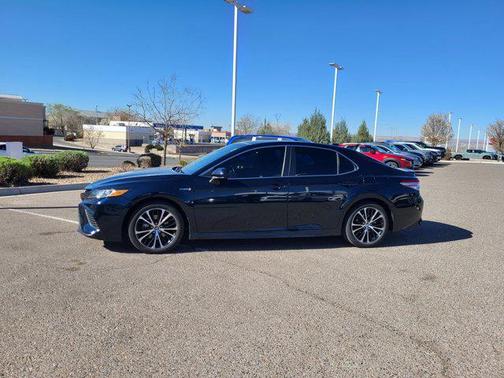 2020 Toyota Camry SE
