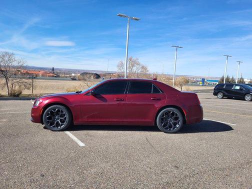 2019 Chrysler 300 Touring