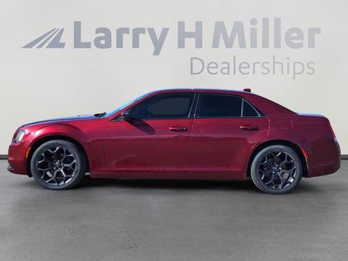 2019 Chrysler 300 Touring