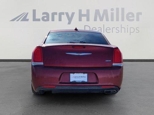 2019 Chrysler 300 Touring