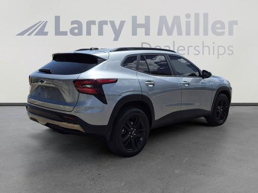 Sterling Gray Metallic 2025 Chevrolet Trax FWD ACTIV