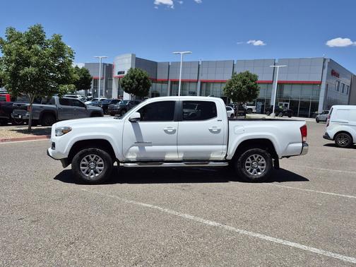 Super White 2017 Toyota Tacoma SR5