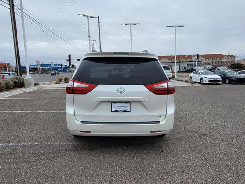2015 Toyota Sienna XLE