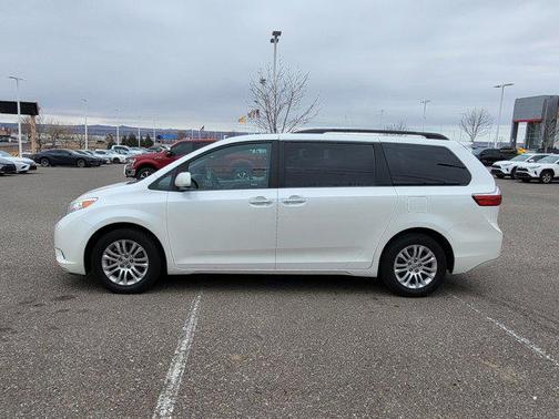 2015 Toyota Sienna XLE