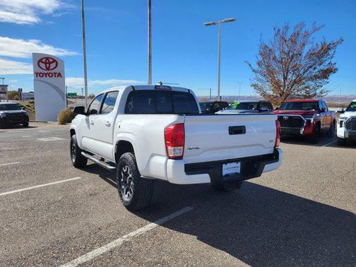 2016 Toyota Tacoma SR