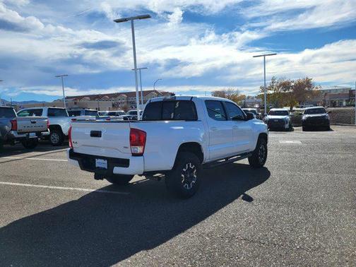2016 Toyota Tacoma SR
