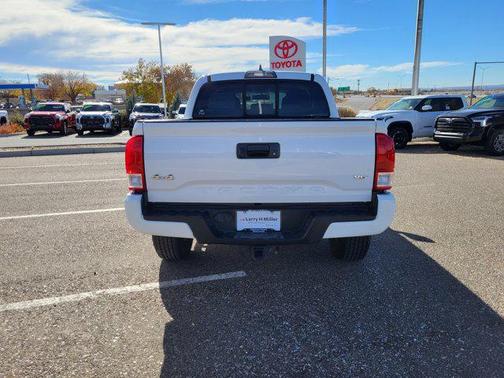 2016 Toyota Tacoma SR