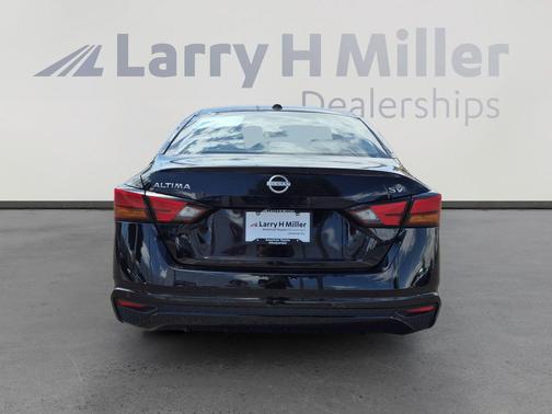 Super Black 2024 Nissan Altima 2.5 SV