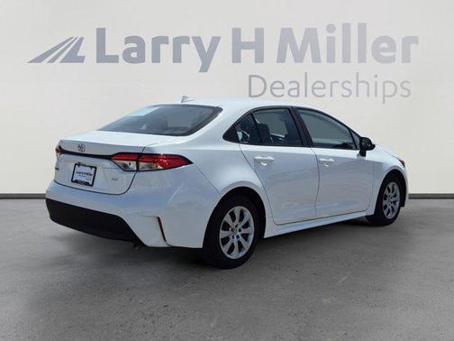 Ice Cap 2025 Toyota Corolla LE