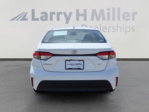 Ice Cap 2025 Toyota Corolla LE