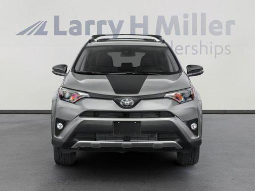 Super White 2018 Toyota RAV4 XLE