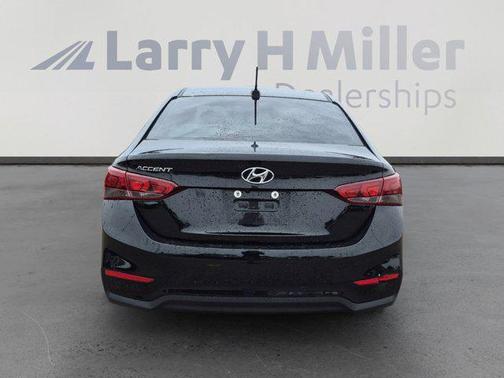 Absolute Black 2022 Hyundai Accent SEL