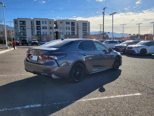 2024 Toyota Camry Hybrid SE