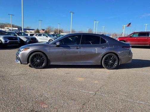 2024 Toyota Camry Hybrid SE