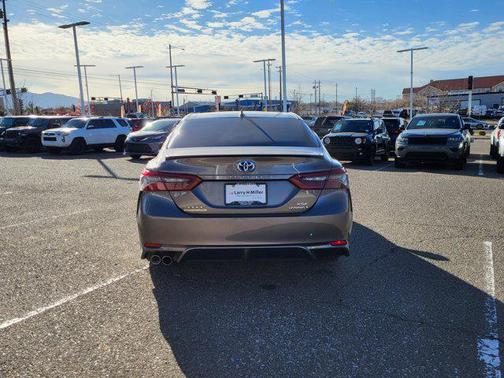 2024 Toyota Camry Hybrid SE