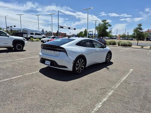 Wind Chill Pearl 2026 Toyota Prius Plug-In Hybrid XSE