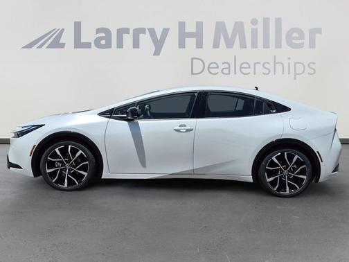 Wind Chill Pearl 2026 Toyota Prius Plug-In Hybrid XSE