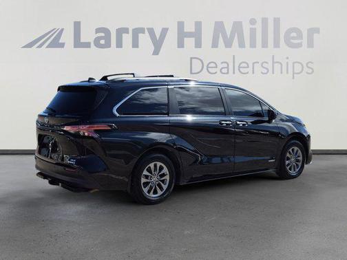 2021 Toyota Sienna XLE 7 Passenger