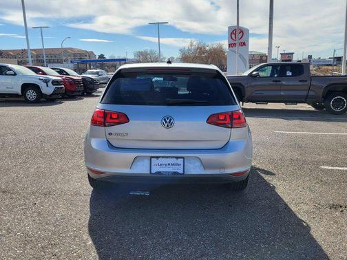 2016 Volkswagen e-Golf SE