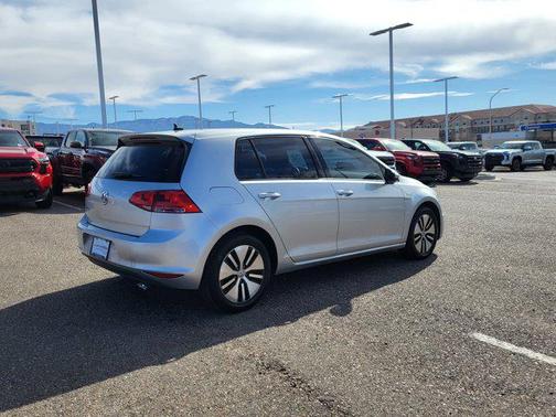 2016 Volkswagen e-Golf SE