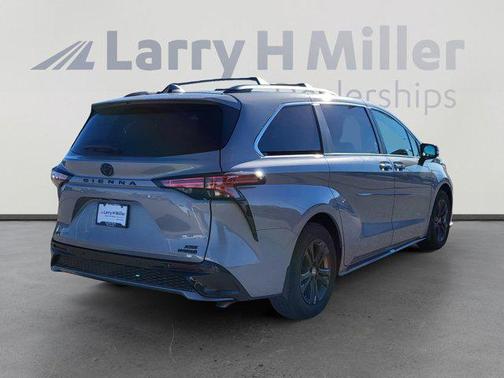 2024 Toyota Sienna XSE 7 Passenger