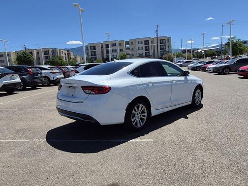 Bright White Clearcoat 2016 Chrysler 200 Limited