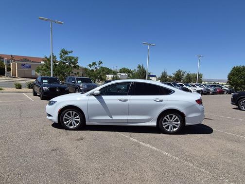 Bright White Clearcoat 2016 Chrysler 200 Limited