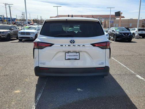 2021 Toyota Sienna LE