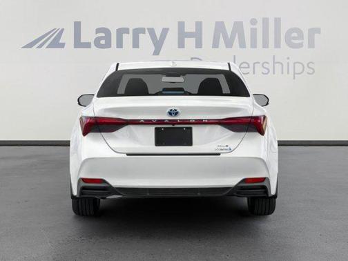 Celestial Silver Metallic 2021 Toyota Avalon Hybrid XLE