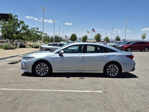 Celestial Silver Metallic 2021 Toyota Avalon Hybrid XLE
