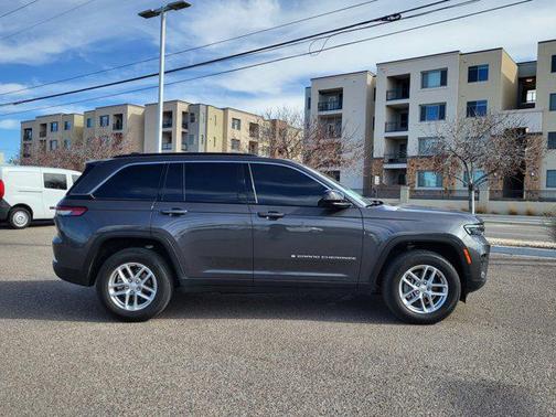 2024 Jeep Grand Cherokee Laredo