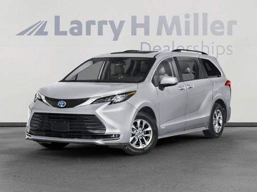 Blizzard Pearl 2021 Toyota Sienna XLE 7 Passenger