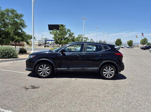 Magnetic Black 2017 Nissan Rogue Sport S