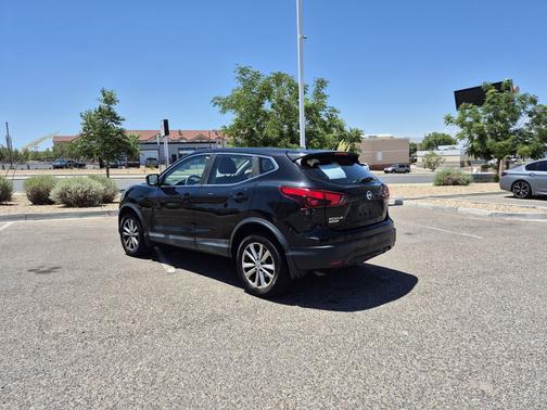 Magnetic Black 2017 Nissan Rogue Sport S