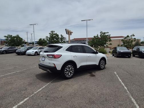 Star White Metallic Tri-Coat 2020 Ford Escape Titanium