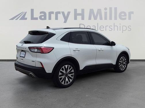 Star White Metallic Tri-Coat 2020 Ford Escape Titanium