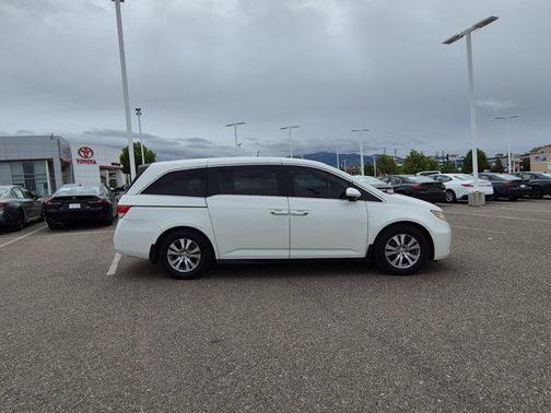 White Diamond Pearl 2016 Honda Odyssey EX-L