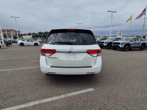 White Diamond Pearl 2016 Honda Odyssey EX-L