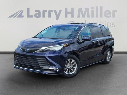 2022 Toyota Sienna XLE 7 Passenger