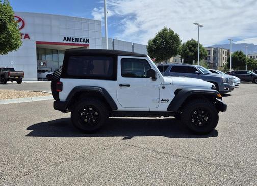 Bright White Clearcoat 2021 Jeep Wrangler Willys